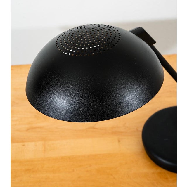 Mid-Century Modern Round Metal Black American Desk Table Lamp For Sale In Sacramento - Image 6 of 9