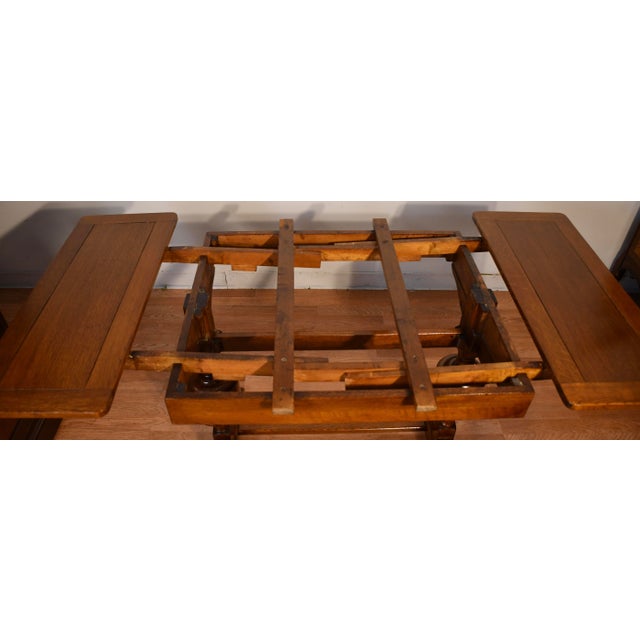 English 1920s English Traditional Oak Draw-Leaf Dining / Kitchen Table & 4 Chairs Set For Sale - Image 3 of 18