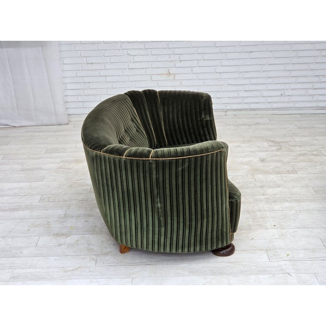 Danish 2-Seater Curved Sofa in Furniture Velour and Oak Wood, 1960s For Sale - Image 4 of 18
