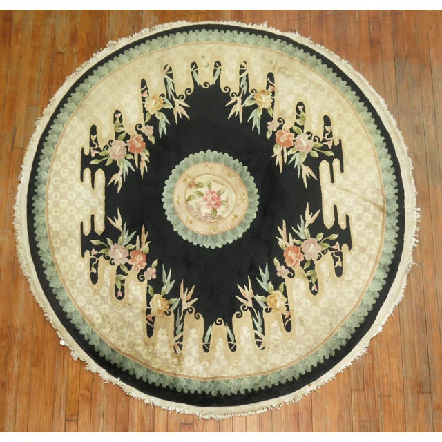 Vintage Round Rug For Sale In New York - Image 6 of 6
