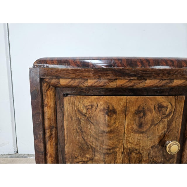 Tuscan Art Deco Bedside Tables in Walnut Burl, 1940, Set of 2 For Sale - Image 9 of 17
