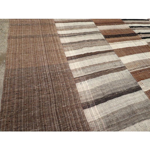 Mid-Century Modern Galerie Shabab Collection Mid-20th Century Turkish Flatweave Kilim Carpet For Sale - Image 3 of 8