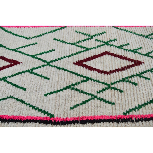 Green Mid 20th Century Vintage Moroccan Runner- 9'5'' X 3'2'' For Sale - Image 8 of 10