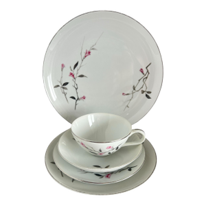 Vintage Cherry Blossom Fine China 5 Piece Place Setting 1067, Made in Japan