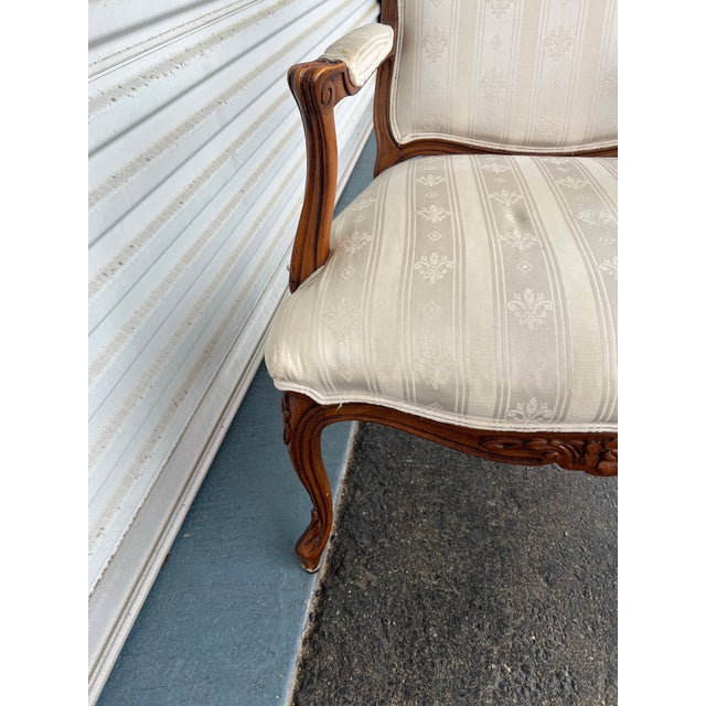 Vintage Louis XV Chair With White Silk Stripe Fleur De Lis For Sale - Image 9 of 9