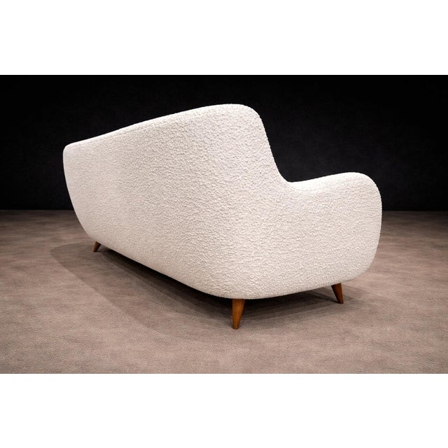 Sofa in Hardwood and Off-White Bouclé by Giuseppe Scapinelli, Brazil, 1950s For Sale - Image 14 of 15