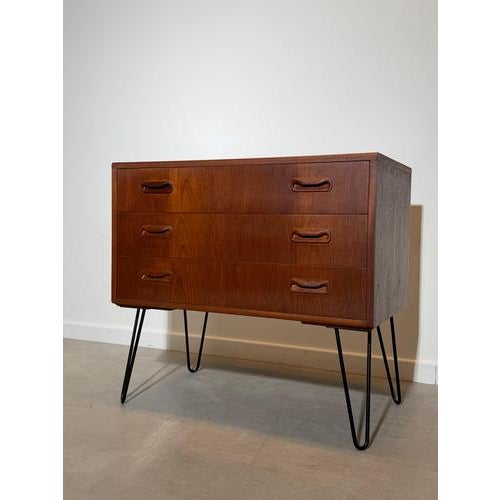 Wood Hairpin Chest of Drawers in Teak from G-Plan For Sale - Image 7 of 8
