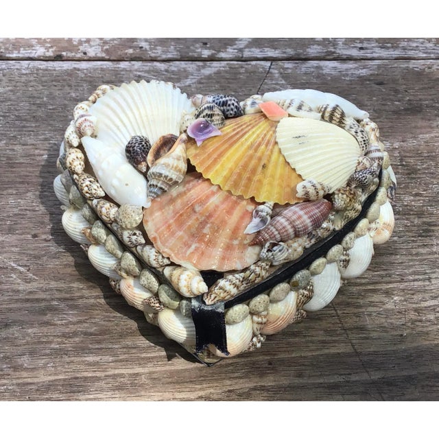 Antique White Small Shell Encrusted Heart Shaped Trinket Box For Sale - Image 8 of 9