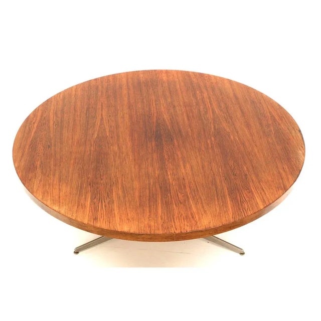 Large Vintage Round Coffee Table, 1960s, in Good conditions. Designed 1960 to 1969