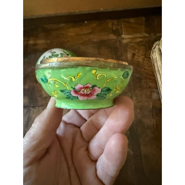 1960s Vintage Apple Green Canton Enamel Floral Trinket Box For Sale - Image 5 of 7