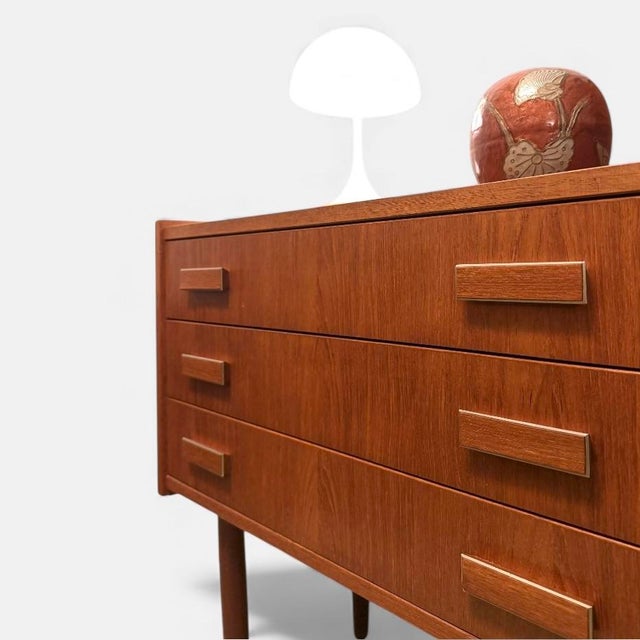 Mid-Century Modern Vintage Teak Chest of Drawers, 1960s For Sale - Image 3 of 9