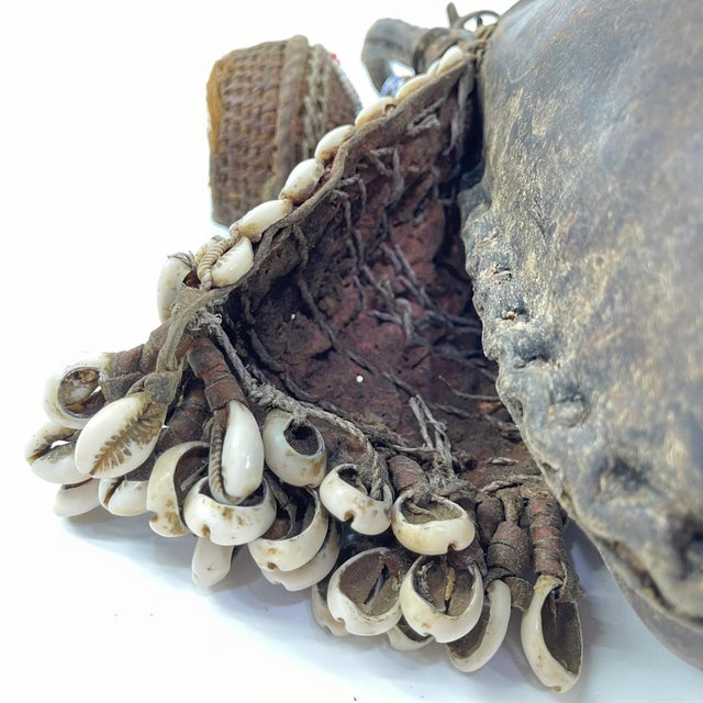 Animal Skin Early 20th Century Maasai Beaded Milk Leather Jug Kenya For Sale - Image 7 of 11
