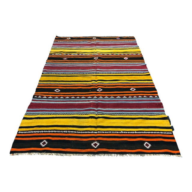 1960s Vintage Traditional Turkish Boho Kilim Rug- 5′4″ × 8′10″ For Sale