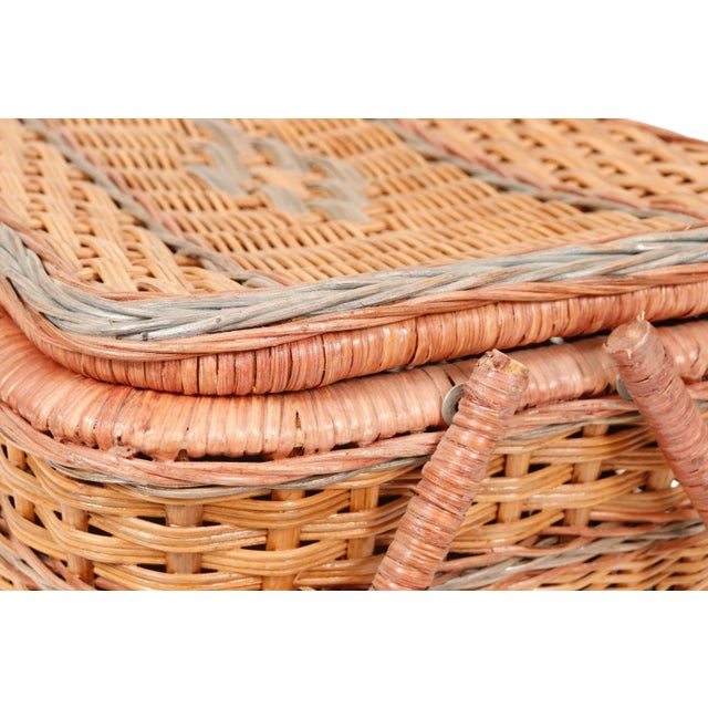 Late 20th Century Wicker Picnic Hamper Basket For Sale - Image 5 of 7