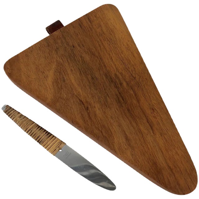 Triangular Walnut Cutting Board with Amboss Knife from Werkstätte Carl Auböck, 1950s, Set of 2 For Sale