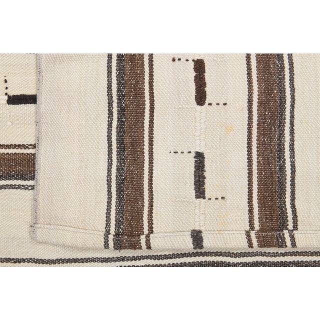 Vintage Turkish Oushak Handmade Wool Cotton White Kilim Area Rug For Sale - Image 4 of 11