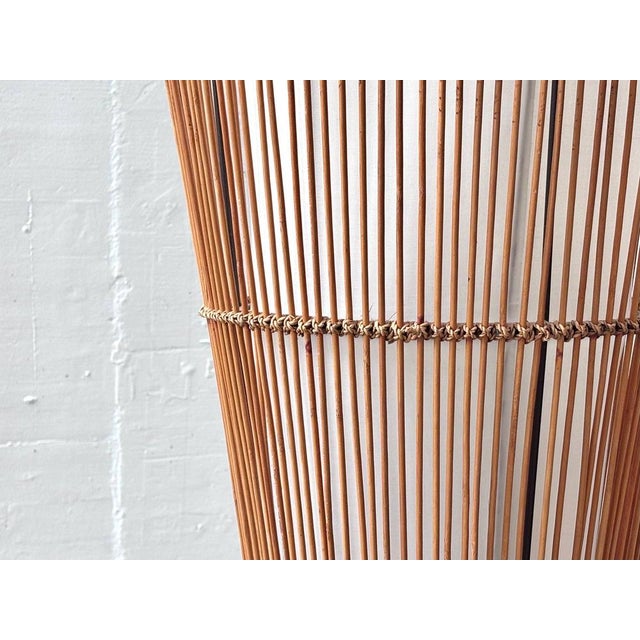 French Floor Lamp in Light-Stained Rattan and Bamboo, 1960s For Sale - Image 13 of 16