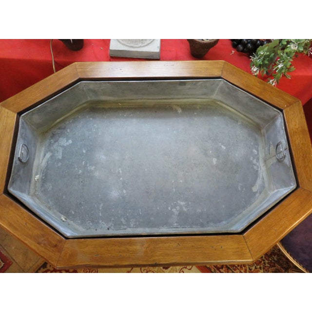 Empire Walnut & Zinc Planter, 1980s, in Good conditions. Designed 1890 to 1919