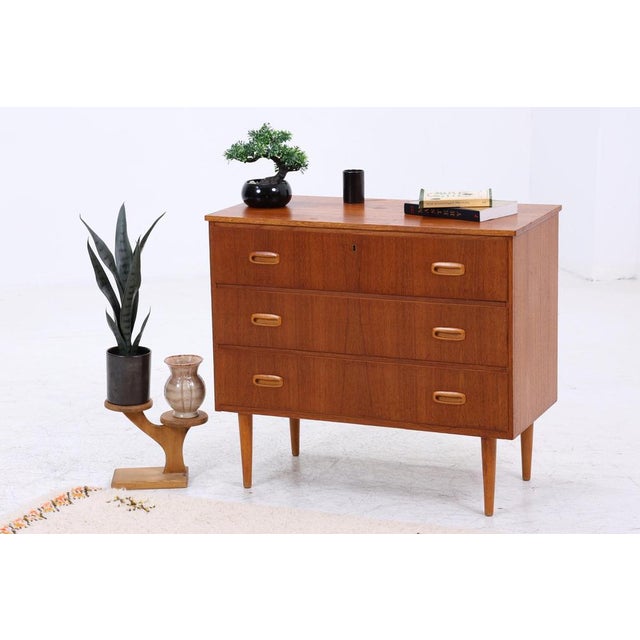 Vintage Chest of Drawers in Teak, 1960s For Sale - Image 3 of 11