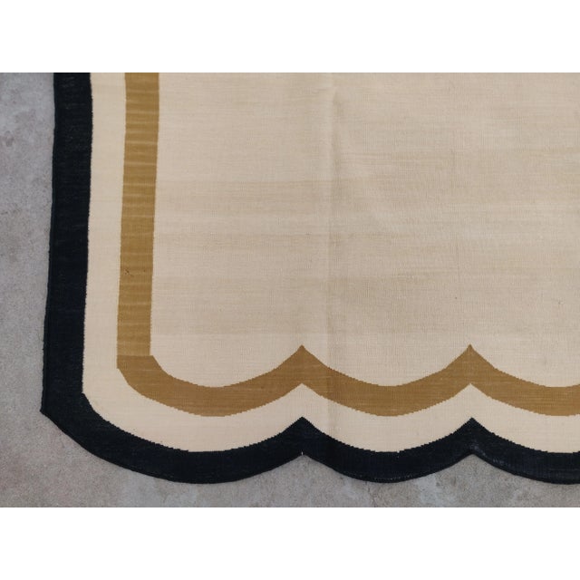 Mid-Century Modern Handmade Cotton Scalloped Rug, Light Yellow with Tan and Black Border - 8'x10' For Sale - Image 3 of 10