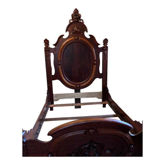 Antique Victorian Walnut Bed C. 1885–1900 | Acorn Carvings | Complete Frame For Sale