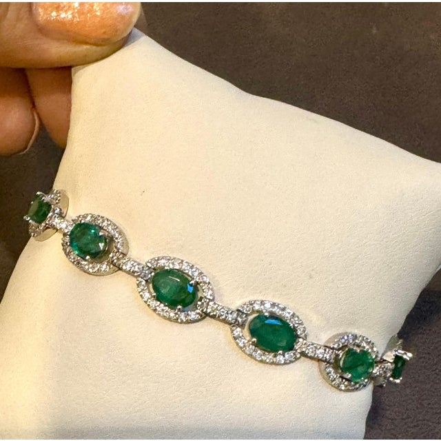 10 Carat Emerald & 3 Carat Diamond Tennis Bracelet 14 Karat White Gold, 16.8 GM For Sale - Image 4 of 18