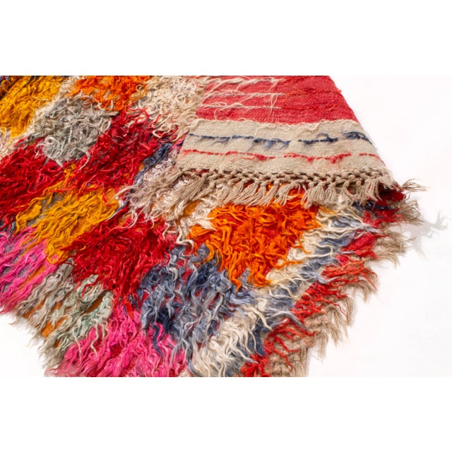 Vintage Midcentury Tulu Red and White Wool Rug For Sale In New York - Image 6 of 6