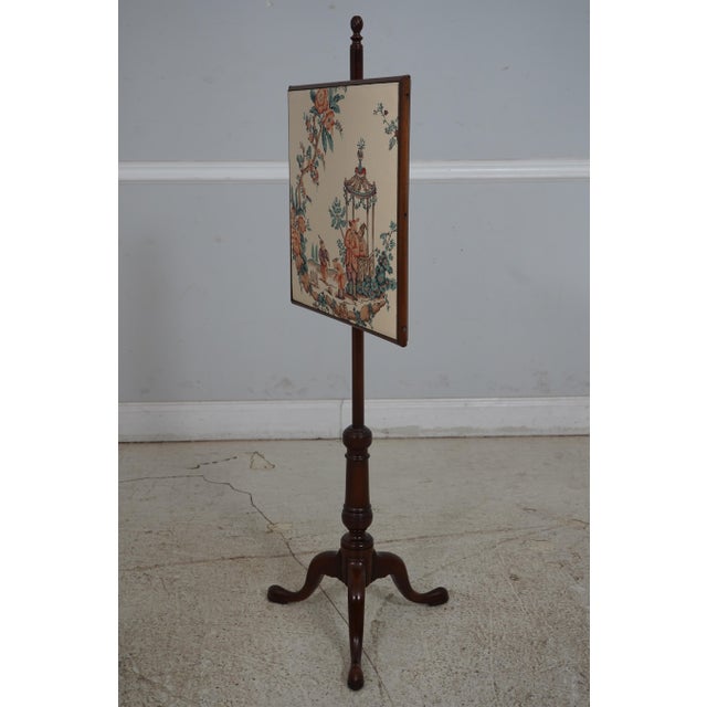 Age: Approx: 40 Years Old Details: CW-92 Colonial Williamsburg High Quality Construction Queen Anne Legs & Pad Feet...