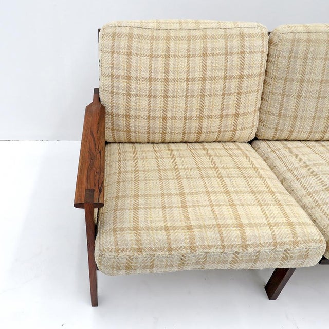 Niels Eilersen Illum Wikkelsø “Capella” Three Seater Sofa in Rosewood, 1950 For Sale - Image 4 of 10