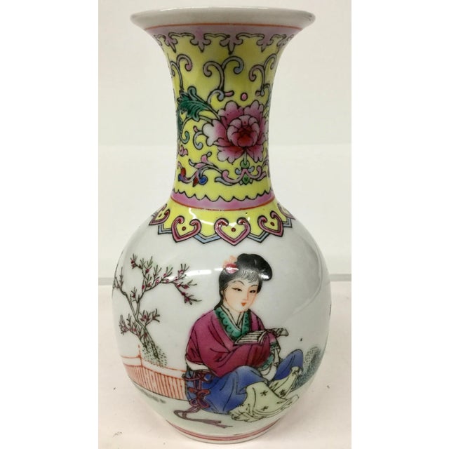Vintage Hand Painted Chinese Porcelain Bud Vase For Sale - Image 9 of 9