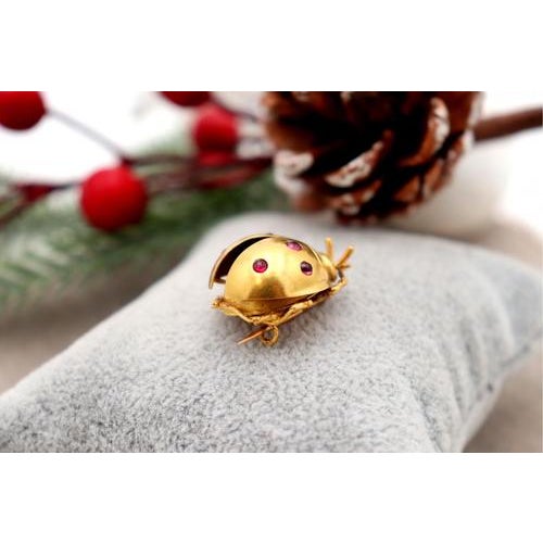 Ladybug Shaped Gold Brooch For Sale - Image 5 of 8