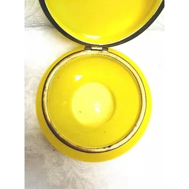 Late 19th Century Antique 1890’s Lemon Yellow Art Glass Hand Painted Powder Jar For Sale - Image 5 of 5