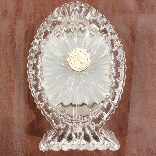Mid-Century Modern Vintage MCM Crystal Clear Oval Quartz Battery Desk Clock For Sale - Image 3 of 3
