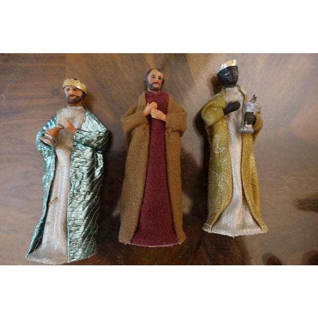 Set of 14 Wax and Fabric Nativity Figurines, 1800s, Textile For Sale - Image 4 of 8