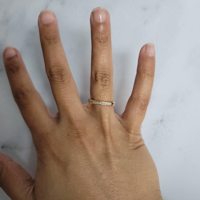 ♥ Ring Summary ♥ Main Stone: Diamond Approx. Carat Weight: .27cttw Diamond Clarity: VS2 Diamond Color: G Band Material:...