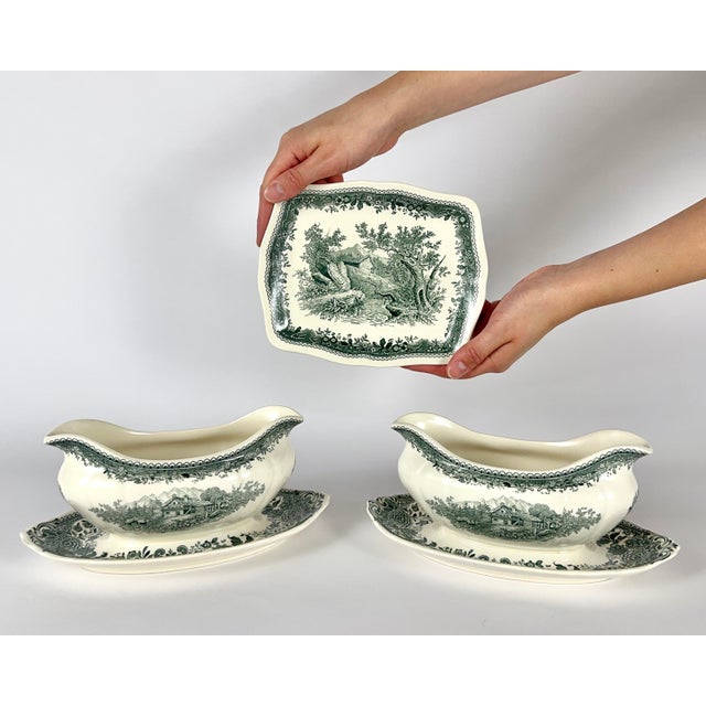 Villeroy & Boch, Germany, Burgenland in Green. Beautiful gravy boats with an attached underplate. Mettlach ceramics from...