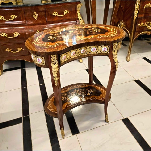 French Romantic French Louis XV Floral Marquetry Side Table With Gold Leaf & Bronze Ormolu Accents For Sale - Image 3 of 3