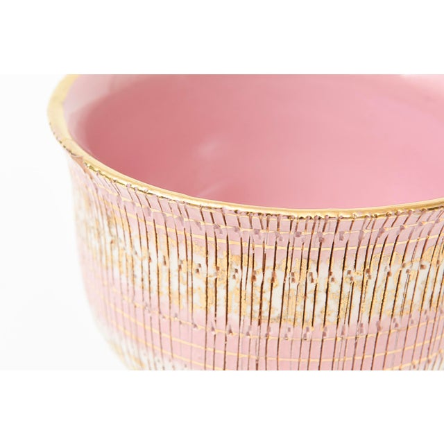 Bitossi Vintage Aldo Londi for Bitossi Ceramic Seta Pedestal Bowl Pink, Brown, Gold Off White Yellow Hallmarked For Sale - Image 4 of 11
