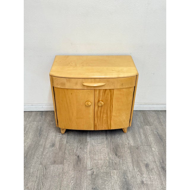 Beautiful vintage small cabinet manufactured by Heywood Wakefield in excellent condition