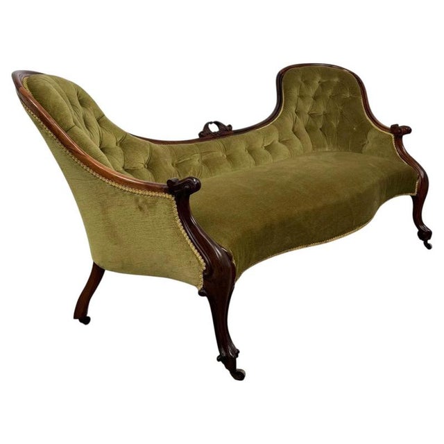 19th Century English Victorian Mahogany Spoon-Back Settee For Sale - Image 4 of 12
