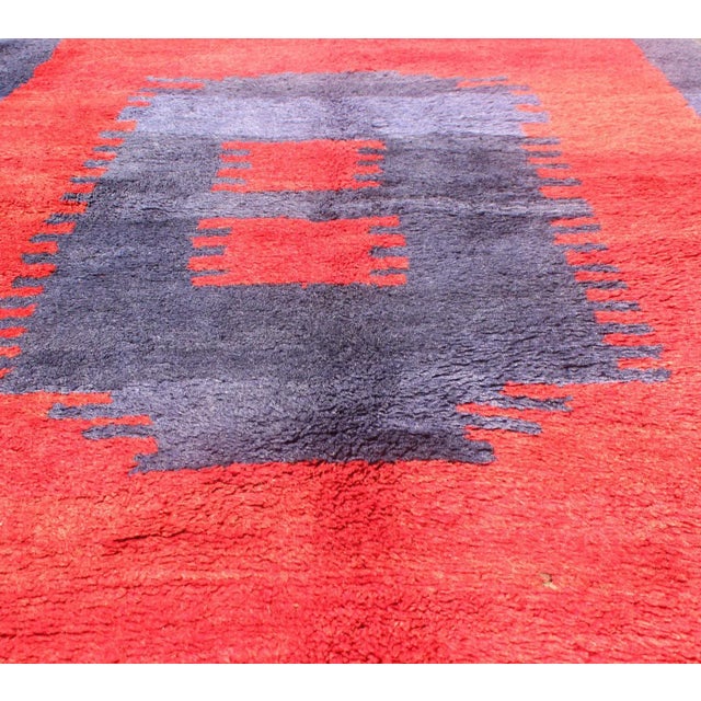 Textile Turkish Tulu Rug With Modern Minimalist Design in Blue, Red and Luxurious Wool For Sale - Image 7 of 12