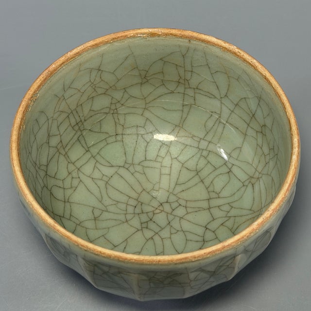 Antique Longquan Celadon Lotus Petal Lidded Bowl, Chinese Ceramic Vessel For Sale - Image 4 of 8