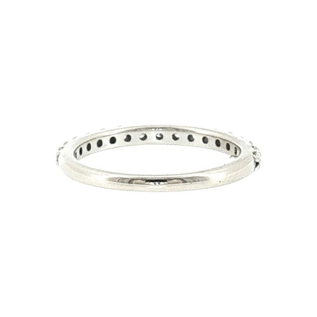 Modern Late 20th-Century 14 Karat White Gold Natural Diamond Band Ring, Size 5.25 For Sale - Image 3 of 4