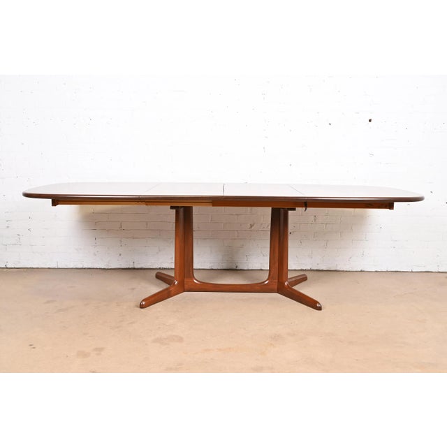 Gudme Niels Møller for Gudme Møbelfabrik Danish Modern Sculpted Teak Extension Dining Table, Newly Refinished For Sale - Image 4 of 12