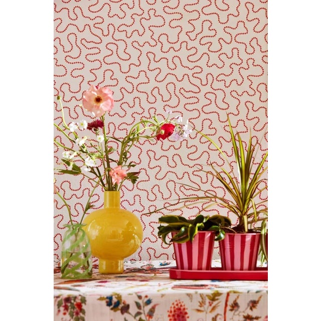 Like the flightpath of a butterfly fluttering delicately around Sophie‚Äôs country garden our Wiggle wallpaper is a...