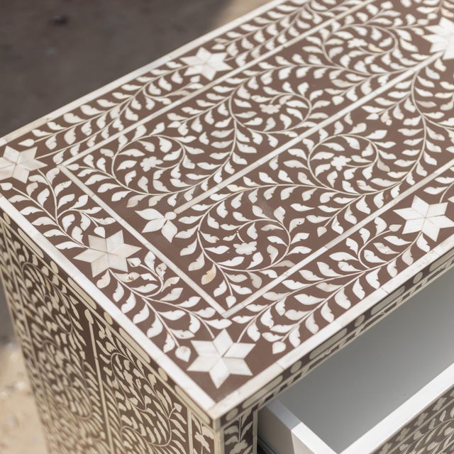 Arts & Crafts Arabesque Bone Inlay Four Drawer Chest - Grey by House of Jaipur For Sale - Image 3 of 7