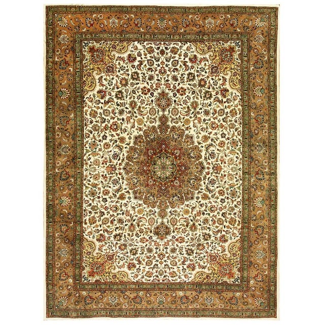 Textile 1940s Antique Ivory Field Shah Abbas Traditional Floral Tabriz Knotted Wool Rug For Sale - Image 7 of 7