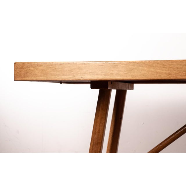 Guillerme et Chambron Large Extendable Oak Dining Table by Guillerme and Chambron for Votre Maison, 1960 For Sale - Image 4 of 18