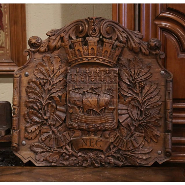 19th Century French Carved Walnut Paris Coat of Arms Wall Plaque For Sale - Image 4 of 10