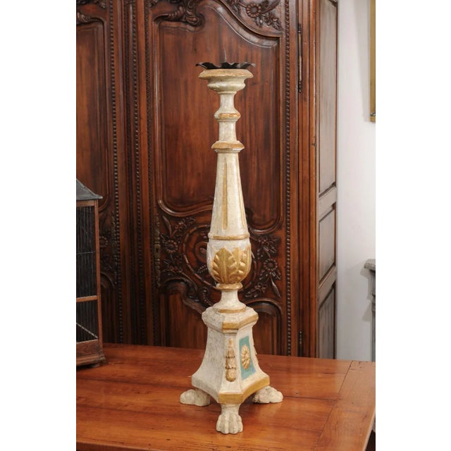 Wood 18th Century Painted & Gilt Candlestick from Tuscany with Acanthus Leaves For Sale - Image 7 of 12